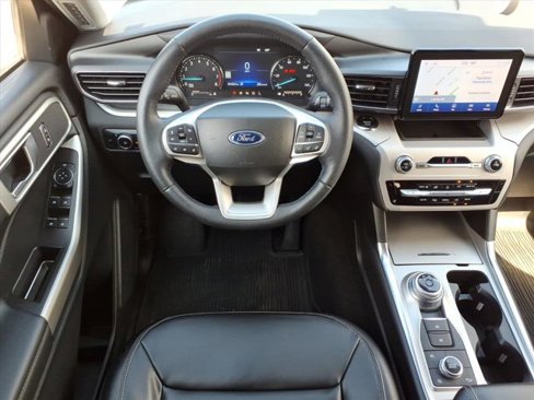 Certified 2023 Ford Explorer XLT w/ Equipment Group 202A image 5