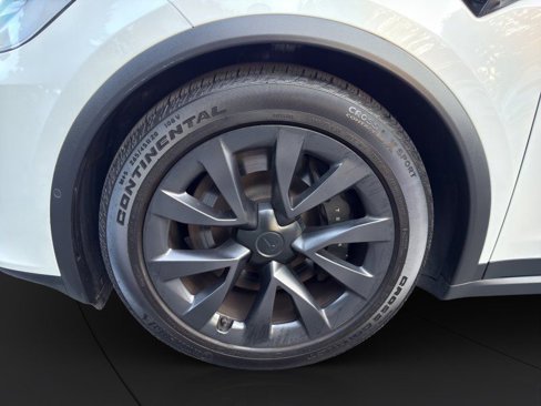 Used 2022 Tesla Model X Plaid image 21