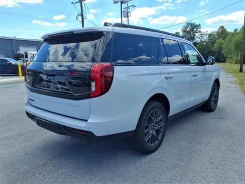 New 2025 Ford Expedition Platinum image 4