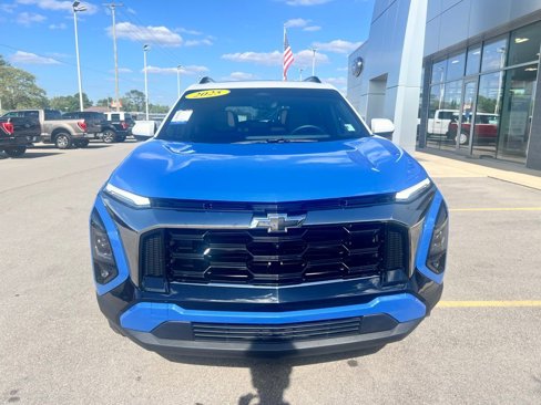 Used 2025 Chevrolet Equinox ACTIV w/ Safety and Technology Package image 42