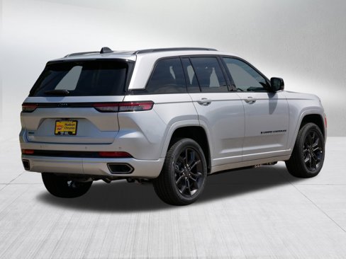 New 2025 Jeep Grand Cherokee Limited 4xe image 2