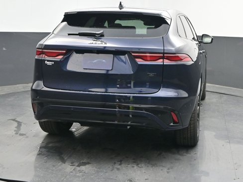 New 2026 Jaguar F-PACE R-Dynamic S image 6