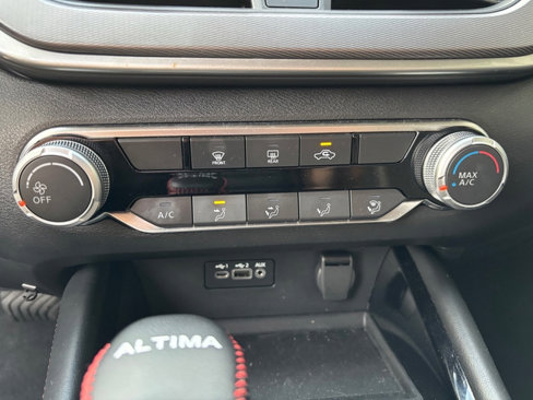 Used 2024 Nissan Altima 2.5 SR image 25