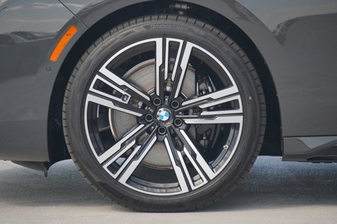 New 2026 BMW 740i w/ Premium Package image 5