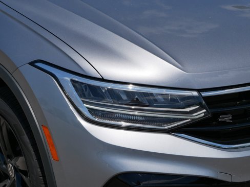 Certified 2024 Volkswagen Tiguan SE R-Line image 16