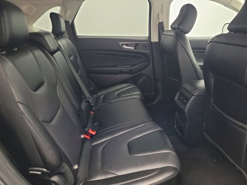 Used 2022 Ford Edge Titanium image 19