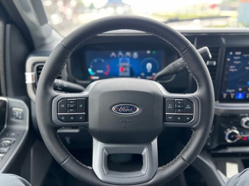 New 2025 Ford F250 Lariat image 3