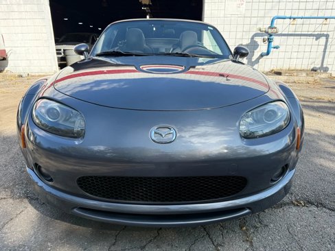 Used 2006 MAZDA MX-5 Miata Touring w/ Appearance Pkg image 2