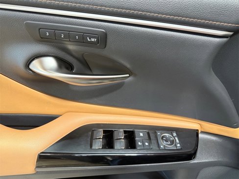Used 2024 Lexus ES 300h image 25