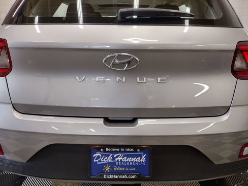 Used 2023 Hyundai Venue SEL image 14