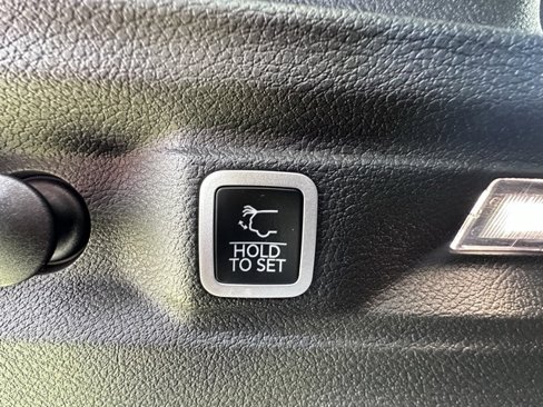 New 2025 Jeep Grand Cherokee L Limited w/ Luxury Tech Group II image 17