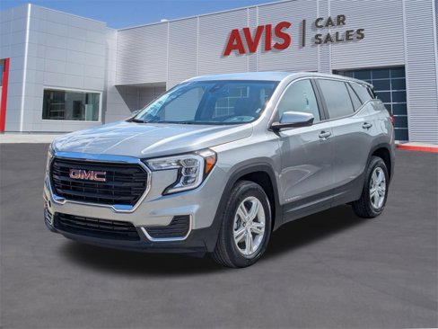 Used 2024 GMC Terrain SLE image 1