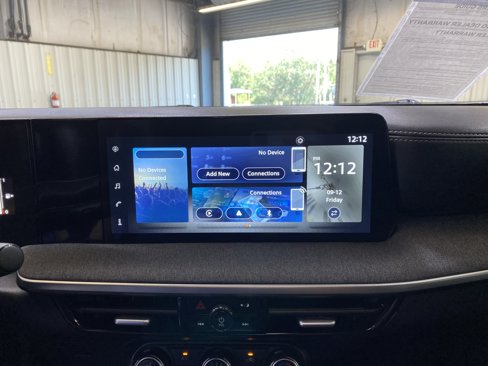 Used 2025 Nissan Kicks SV image 36