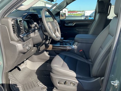 New 2026 Chevrolet Silverado 1500 LT Trail Boss w/ Convenience Package II image 2