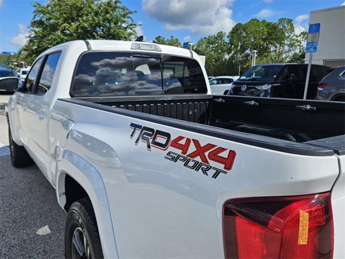 Used 2018 Toyota Tacoma TRD Sport image 8