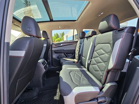 New 2025 Volkswagen Atlas Peak Edition SE image 24