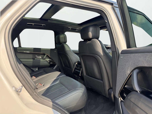 Used 2023 Land Rover Range Rover Sport SE image 13