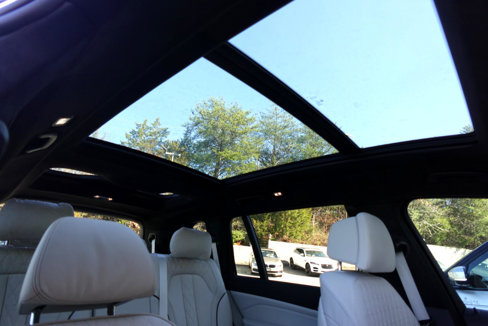 Used 2023 BMW X7 xDrive40i w/ M Sport Package image 11
