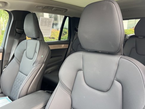 Used 2025 Volvo XC90 B5 Plus image 12