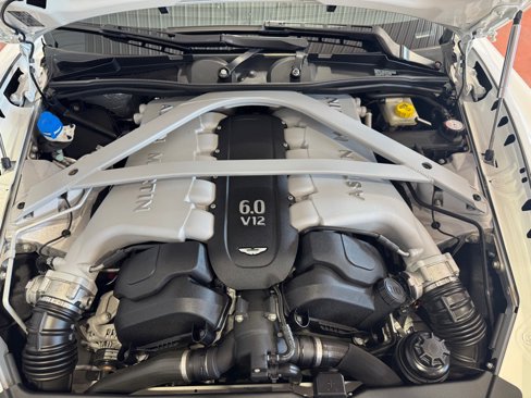 Used 2015 Aston Martin DB9 Coupe image 42
