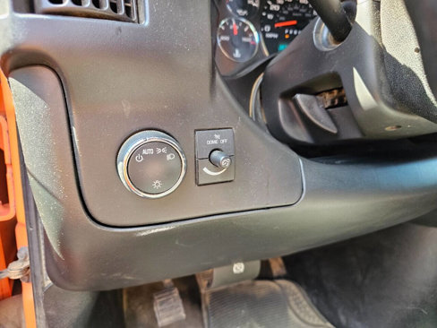 Used 2017 Chevrolet Express 2500 image 16