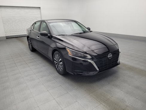 Used 2024 Nissan Altima 2.5 SV image 13