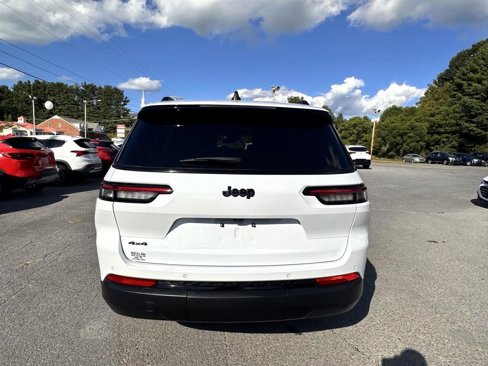 Used 2024 Jeep Grand Cherokee L Laredo image 7