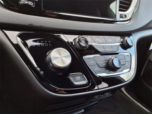 New 2025 Chrysler Voyager LX image 15