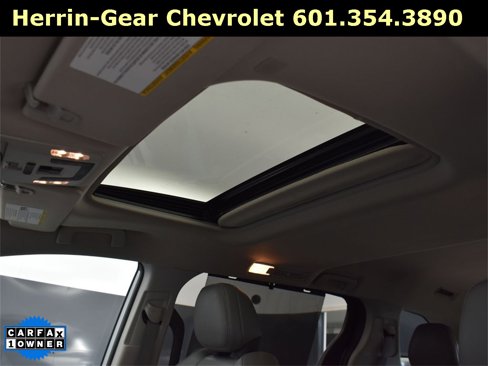 Used 2023 Toyota Sienna XLE image 13