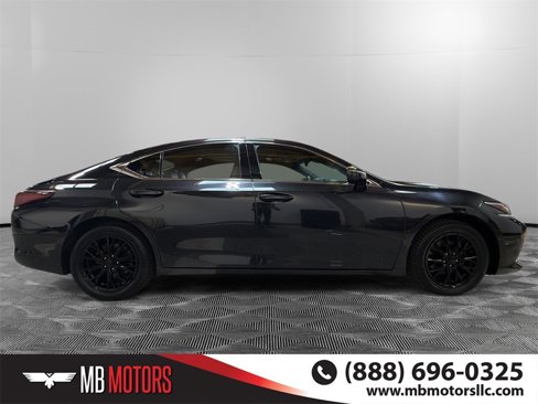 Used 2024 Lexus ES 300h image 2