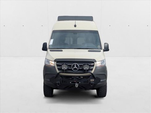Used 2021 Mercedes-Benz Sprinter 2500 image 2