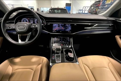 Certified 2025 Audi Q8 Premium image 15