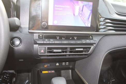 Used 2025 Toyota Camry LE image 19