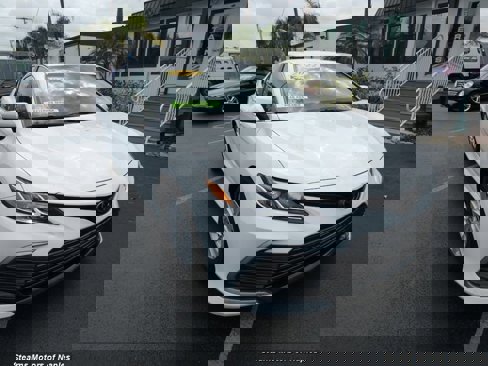Used 2022 Toyota Camry LE image 1