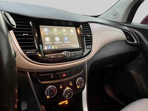 Used 2018 Chevrolet Trax LT w/ LT Convenience Package image 26