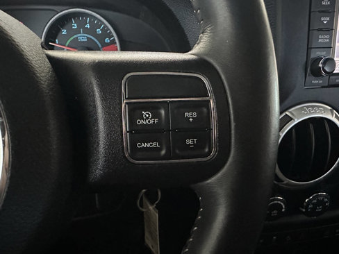 Used 2012 Jeep Wrangler Unlimited Rubicon image 29