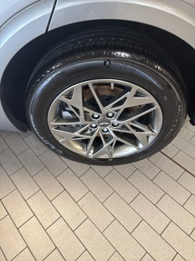 Used 2025 Genesis GV70 2.5T image 27
