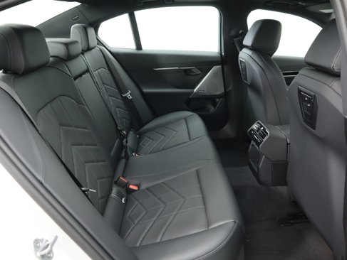 Used 2025 BMW 530i w/ Premium Package image 24