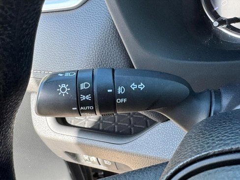 Used 2019 Toyota RAV4 XLE image 17