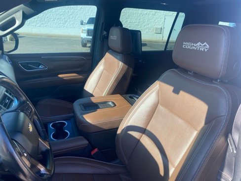 Used 2022 Chevrolet Suburban High Country image 18