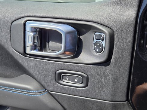 New 2025 Jeep Wrangler Unlimited Rubicon 4xe image 25