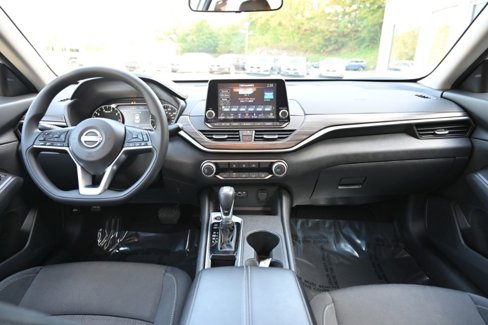 Used 2025 Nissan Altima 2.5 SV image 11
