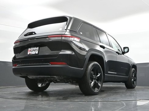 New 2025 Jeep Grand Cherokee Limited image 38