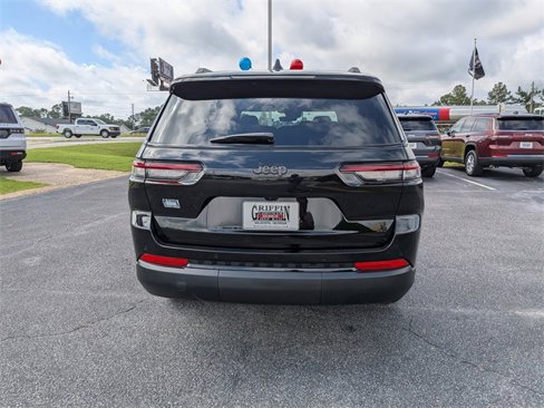 New 2025 Jeep Grand Cherokee L Altitude image 4
