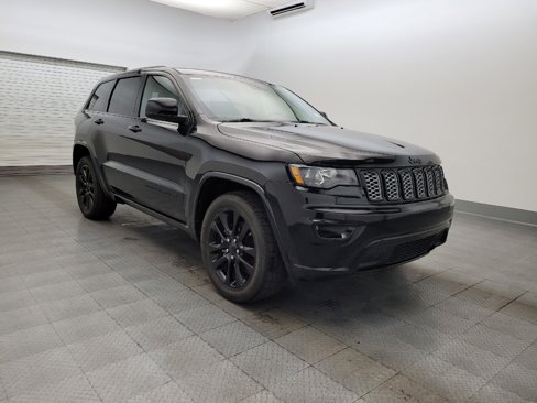 Used 2019 Jeep Grand Cherokee Altitude image 13