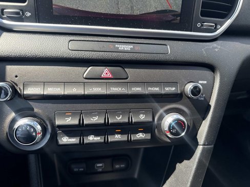 Used 2022 Kia Sportage LX image 21