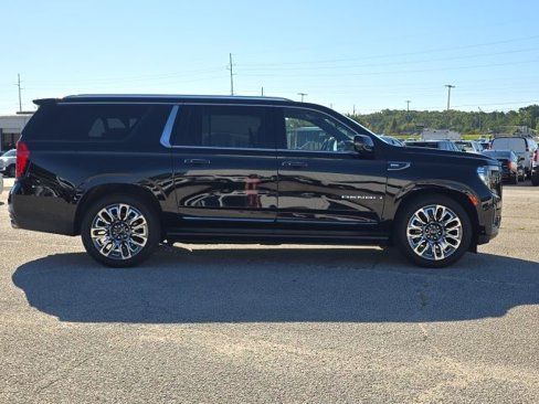 Used 2023 GMC Yukon XL Denali Ultimate image 6