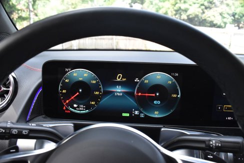 Used 2023 Mercedes-Benz EQB 300 4MATIC image 26