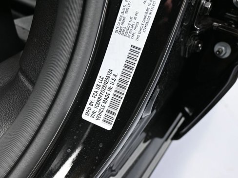New 2025 RAM 1500 4x4 Crew Cab image 17