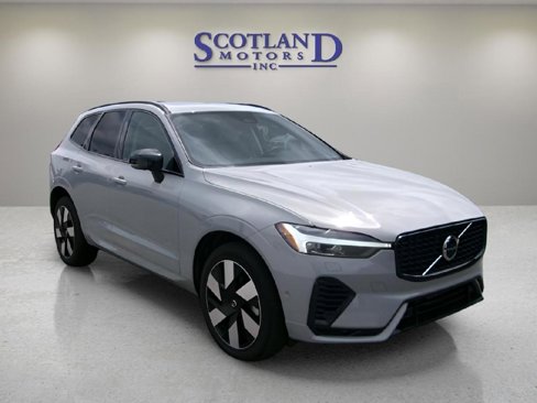 Used 2025 Volvo XC60 T8 Plus w/ Protection Package Premier image 4